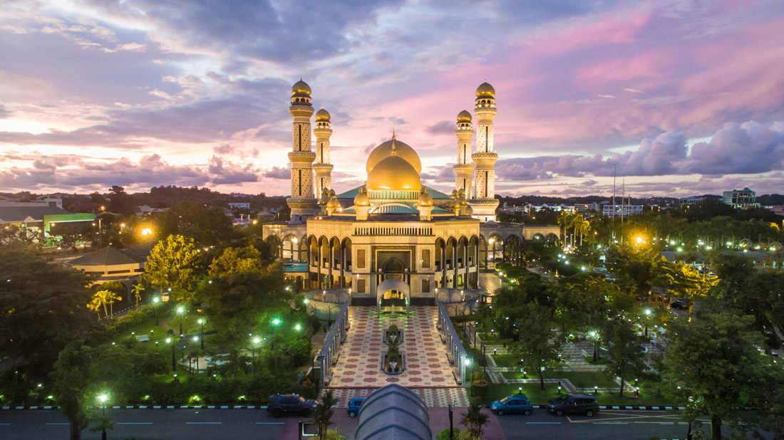 Jame' Asr Hassanil Bolkiah Mosque, a majestic Islamic architectural gem in Brunei Darussalam.